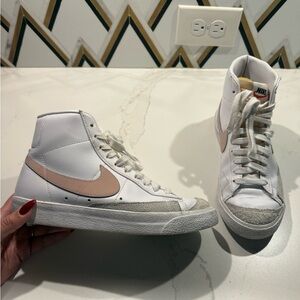 LAST DAY SALE - Nike Blazer Mid 77 White and Pink